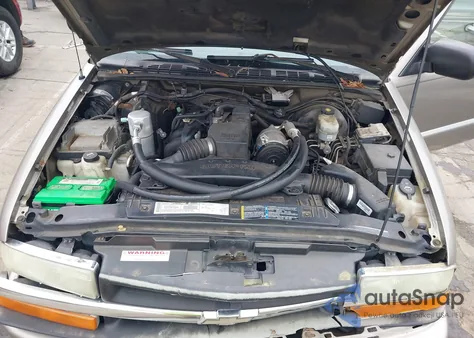 2003 Chevrolet S-10 Ls from USA, damaged, VIN 1GCCS19H438219619